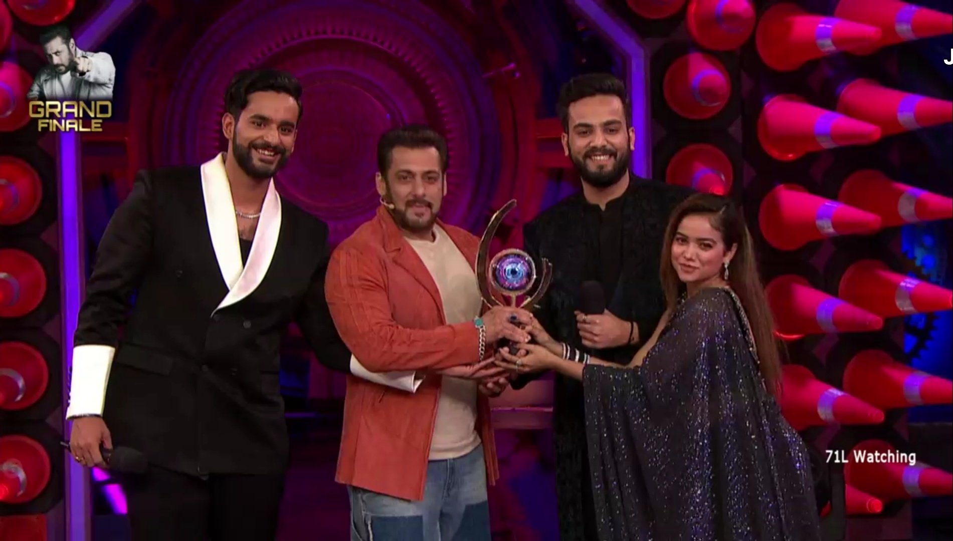 Bigg Boss OTT 2 Elvish Yadav Becomes The First Wildcard Entry To Win