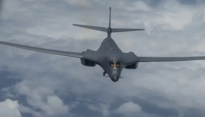 US B-1B Long-Range Heavy Bomber To Perform Fly-By At Aero India ...