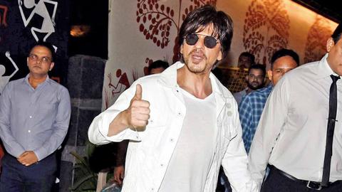 Shah Rukh Khan Stopped At Mumbai Airport For Hours; Made To Pay Hefty ...