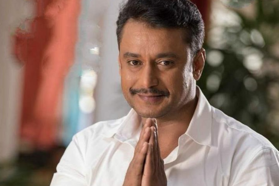 Slipper Hurled At Kannada Actor Darshan During Song Launch In Hospet |  Pragativadi | Odisha News, Breaking News Odisha, Latest Odisha News