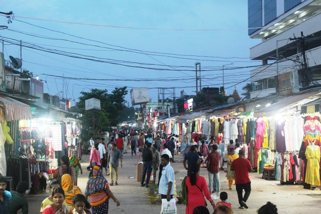 Unit-2 Market Building Reopens In Bhubaneswar After 18 Days ...