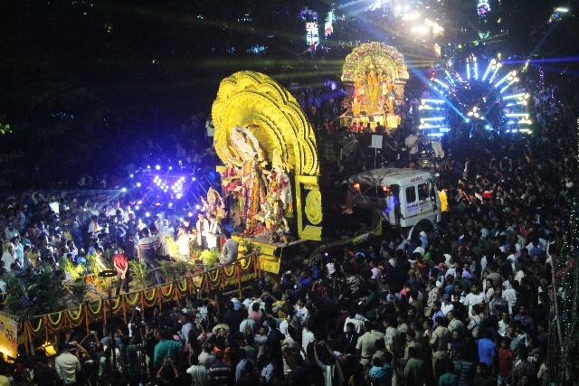 In Pics: A peek into Durga Idol immersion at Bhubaneswar | Pragativadi ...