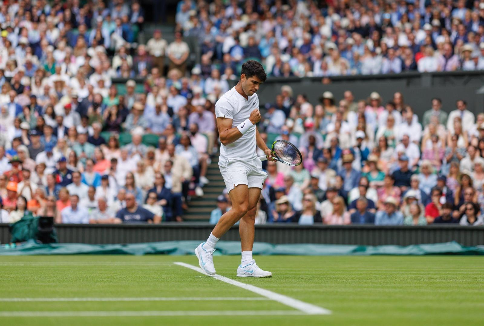 Wimbledon 2024 Alcaraz beats Layal in Centre Court opener