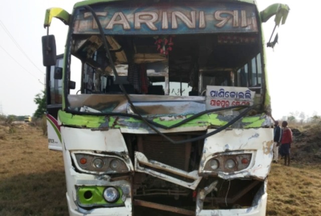 Passenger bus collides head-on