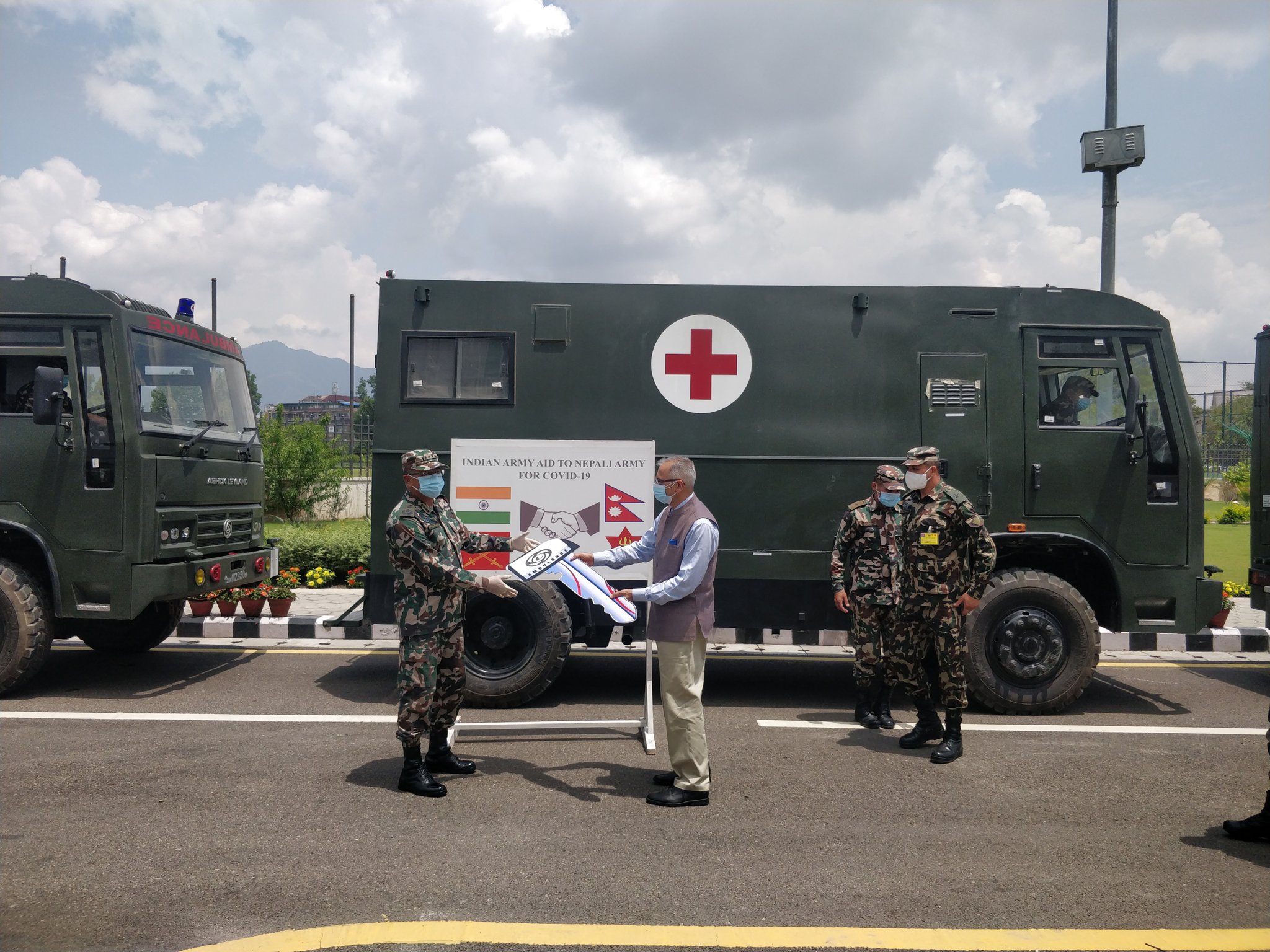 India Hands Over Medical Equipment To Nepali Army