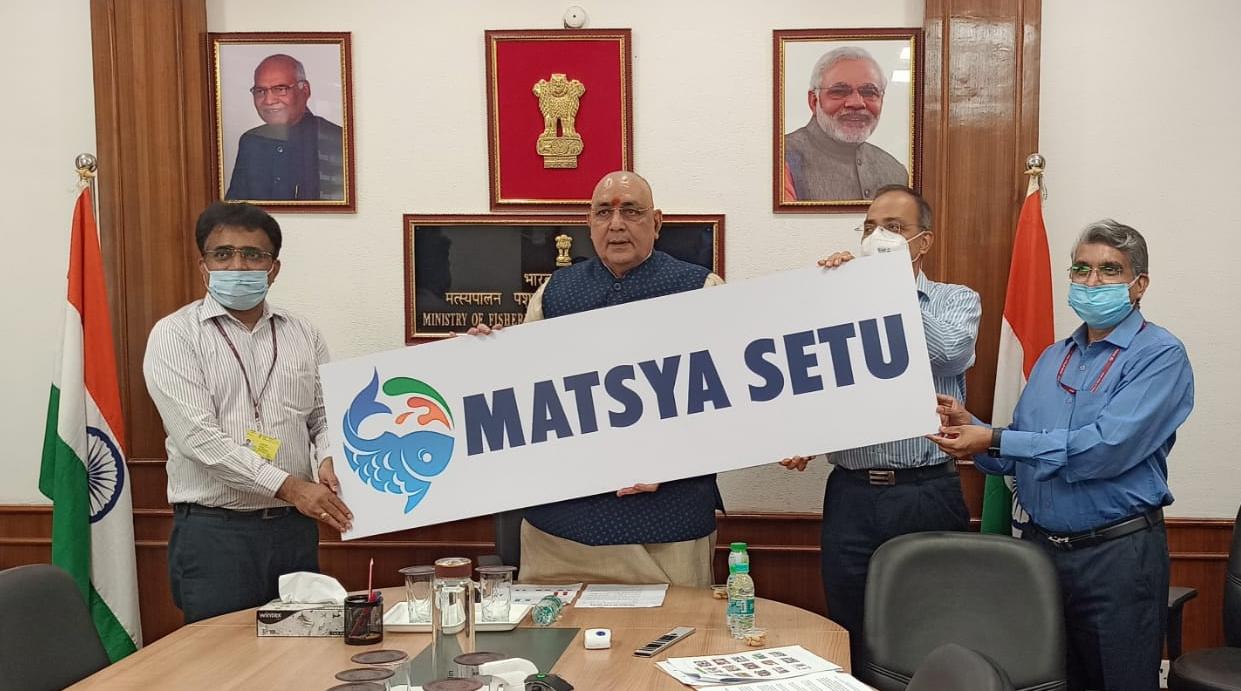 15. Union Minister Launches Online Course Mobile App 'Matsya Setu' For Fish Farmers