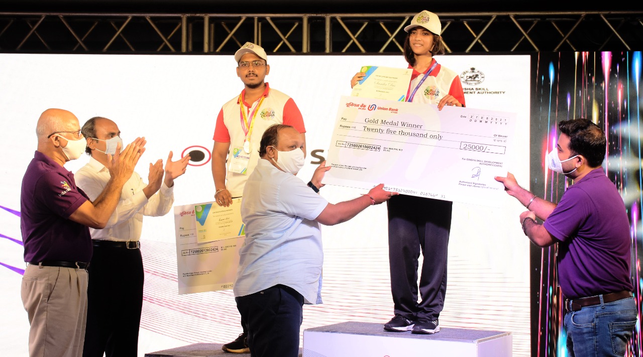 Second Edition Of Odisha Skills 2021 Ch to hone their talent and display their skills, to be World's Best," said Chief Minister Naveen Patnaik while congratulating the winners of Odisha skills 2021. He said this is the time to upgrade our aim to Mission 2-3-4 for Sanghai 2022, that is 2 gold 3 silver and 4 bronze from our previous Mission 1-2-3 set for World Skill Competition Kazan-2019. Addressing the august gathering, Chairman of Odisha Skill Development Authority, Subroto Bagchi said, "Odisha Skills 2021 is a platform of self-confidence. It is a place for ordinary people to rise to extra-ordinary heights of achievement." On this occasion the Minister for Skill Development & Technical Education, Premananda Nayak said that "Odisha has a glorious past of skilled workmanship, of late trainees Skilled In Odisha have created a niche for themselves by winning medals at both national and international levels. India got her first ever Gold from World Skill Competition through S Aswath Narayan, from Odisha. I am sure the finalists here at Odisha Skills 2021 will surely take his legacy forward by bringing laurels to the state and India.” While congratulating the winners Principal Secretary, Skill Development & Technical Education, Hemant Sharma said, "Our aim is to meet the aspirations of the youth. Skill competition provide the skilled youth of our State to showcase their expertise and skill and prepare them for competing at global level.” "The State level competition was a hunt for talent to represent Odisha in the upcoming Regional and National level Competition said Director DTE&T cum CEO OSDA", said Reghu G. A total number of 397 candidates were selected throughout the State for state level competition for 41 Skills. The state level skill competition was held on 26th August in 15 different institutes of Bhubaneswar & Cuttack due to COVID situation. There were around 50 juries invited from all over India in different skills to evaluate the competition in a smooth manner. The Odisha Skills winners will participate in Regional followed by National Skill Competition. The national champions will represent India in the global World Skills competition in Shanghai, China in 2022. All the 133 winners received their certificate and award from the dignitaries. Among others Additional Secretary, Sudarsan Panda, Additional Secretary, Pinaki Pattanaik, Joint Secretary, Ajay Kumar Nayak, Joint Secretary, Smt. Renuprava Nayak, Officials from ADB, NSDC and SD&TE department were present.
