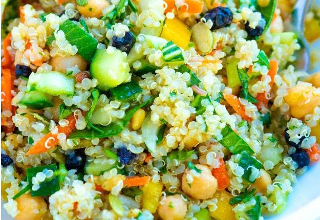 Tingkatkan Perjalanan Penurunan Berat Badan Anda Dengan Salad Quinoa Sehat