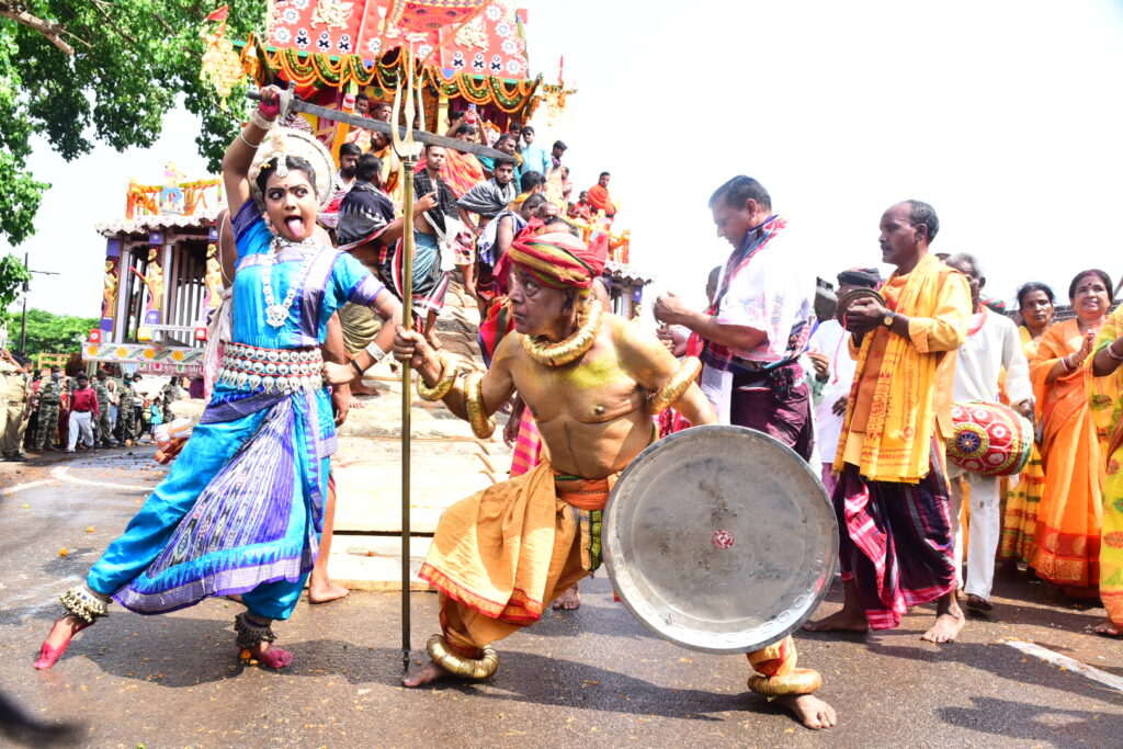 In Pics: Rukuna Rath Yatra Of Lord Lingaraj - Pragativadi