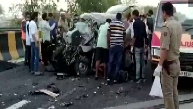 accident at Yamuna Expressway