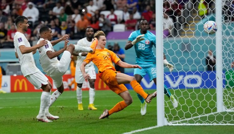 Piala Dunia FIFA 2022: Belanda mengalahkan Qatar 2-0 untuk finis di puncak Grup A