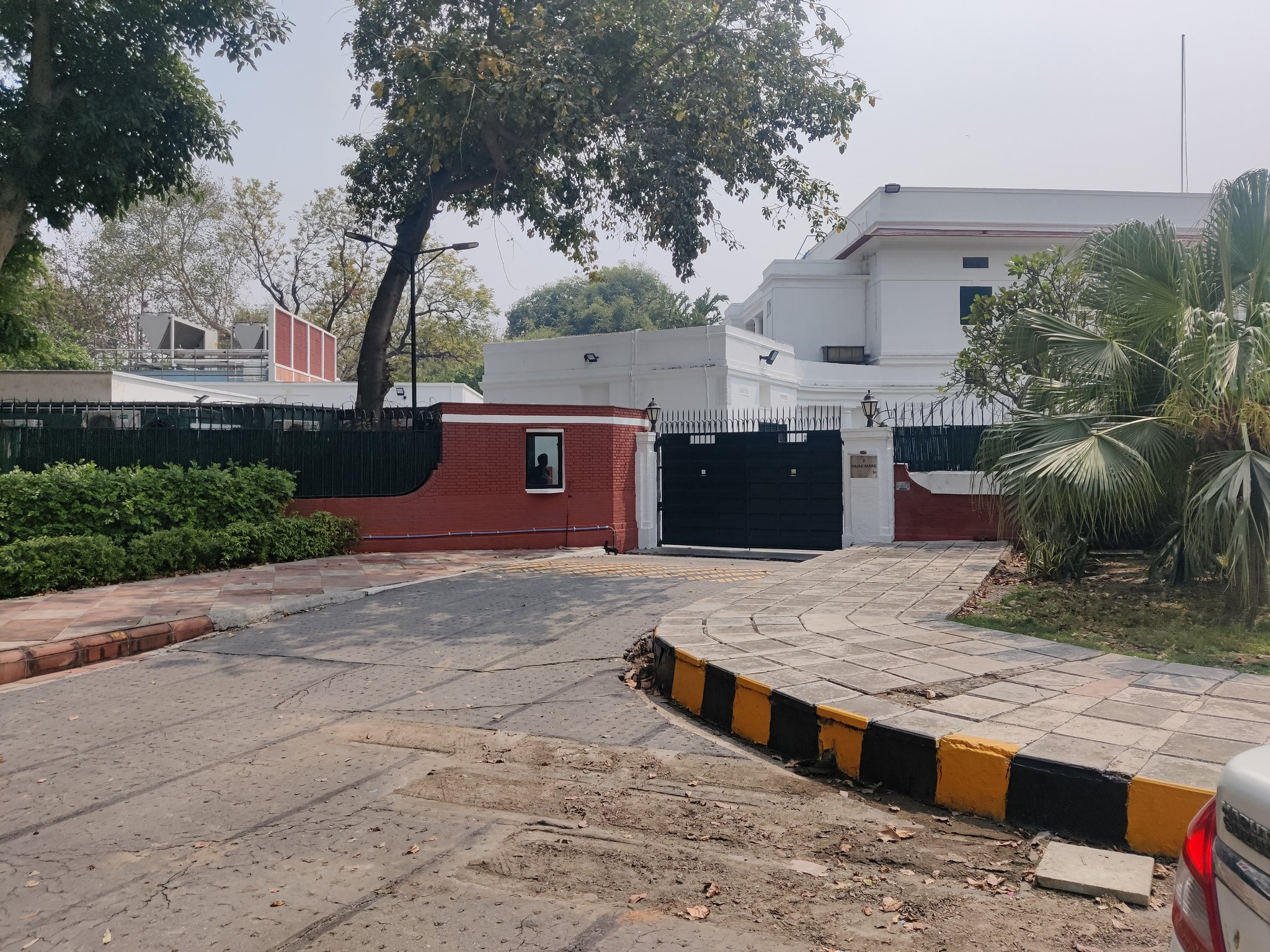 India removes security infront of the British High commission & high commissioner's residence