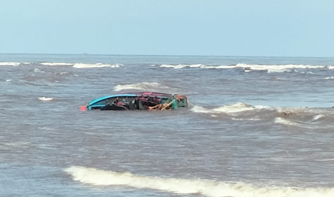 Fishing Boat Capsizes In Paradip Sea Mouth; Fishermen Stranded