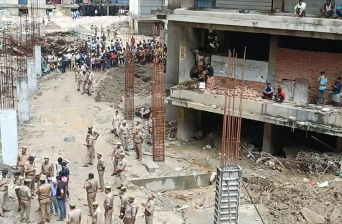 4 Workers Killed After Service Lift Falls In Under-Construction Building In Noida
