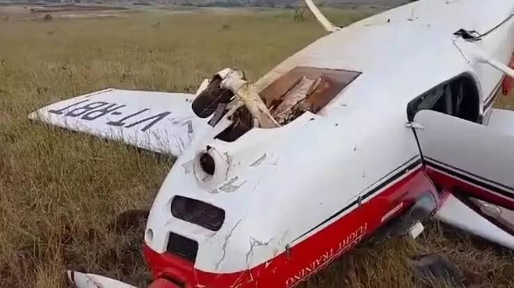 Training aircraft crashes
