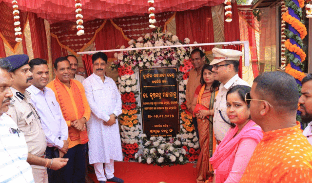 22 traffic aid posts