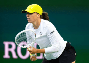 Swiatek Dominates Muchova