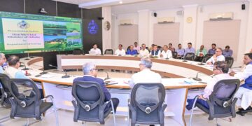 Odisha CM Reviews Energy Dept's Summer Preparations, Emphasizes Power Conservation