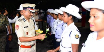 Bhubaneswar: Police Commissioner Commends Women’s Dedication in Traffic, Law & Order Enforcement