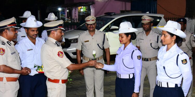 Bhubaneswar: Police Commissioner Commends Women’s Dedication in Traffic, Law & Order Enforcement