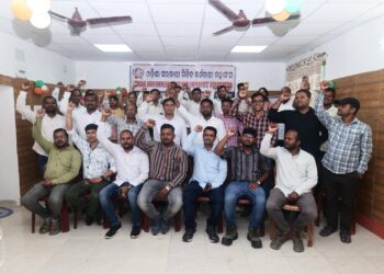 Odisha Govt Employees Demand Inclusion in Cashless Health Card Scheme