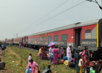 Kamakhya Express Derails