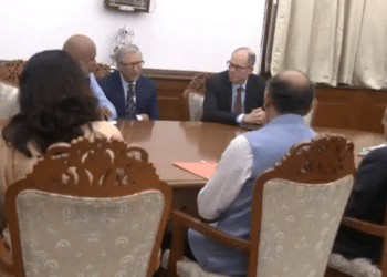 Bill Gates Meets Indian Leaders