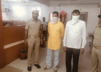 fake mobile oil factory bust