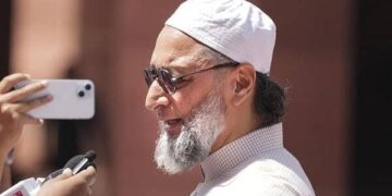 Congress MP, AIMIM’s Asaduddin Owaisi move Supreme Court against Waqf Bill