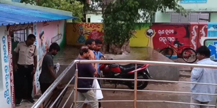 Paralakhemundi family suicide attempt