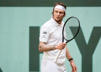 Alexander Bublik Recaptures Halle Glory with Commanding Win Over Medvedev