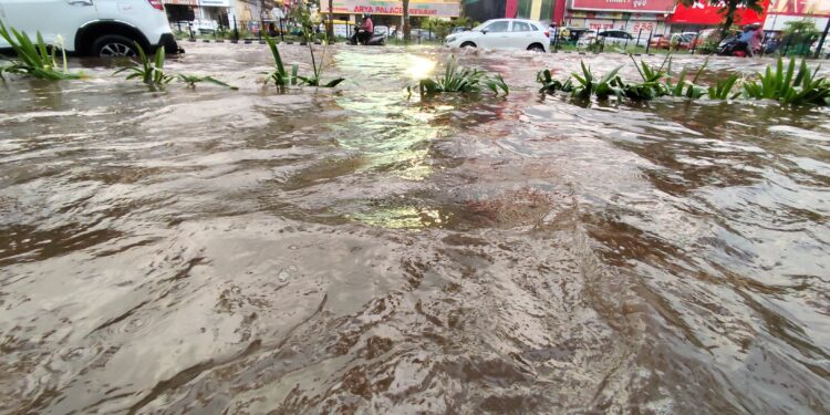 Bhubaneswar Battles Flash Floods After Brisk Rain!