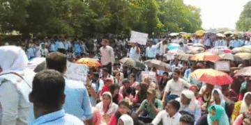 Odisha junior teachers protest