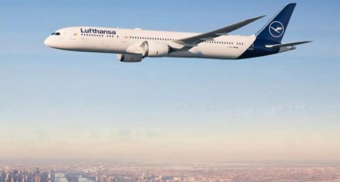 Lufthansa flight bomb threat