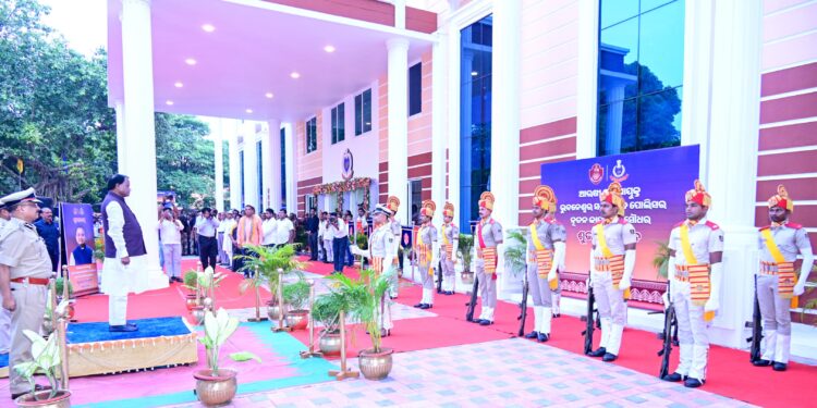 Odisha CM Inaugurates New DCP Office in Bhubaneswar, Distributes 425 Two-Wheelers