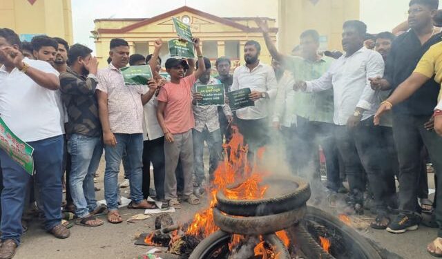 Soumyashree suicide protest