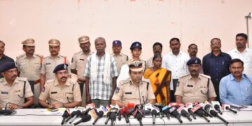 Maoist leaders surrender Telangana