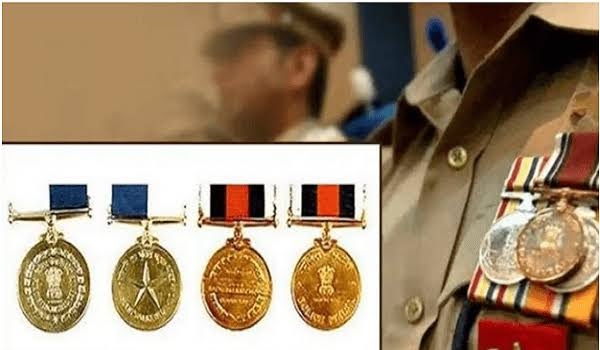 Independence day medals