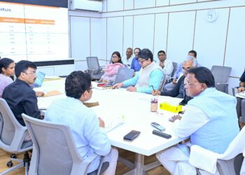 Odisha CM Announces Recruitment of 1,840 Doctors, 5,000+ Paramedics