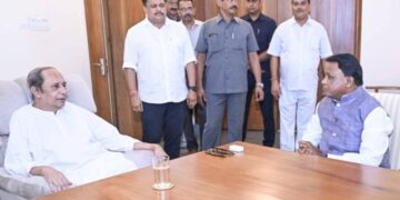 Mohan Majhi meets Naveen Patnaik