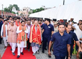 CM Majhi Attends Nuakhai Bhetghat in Sambalpur, Unveils Plans for Tourism & Industrial Growth
