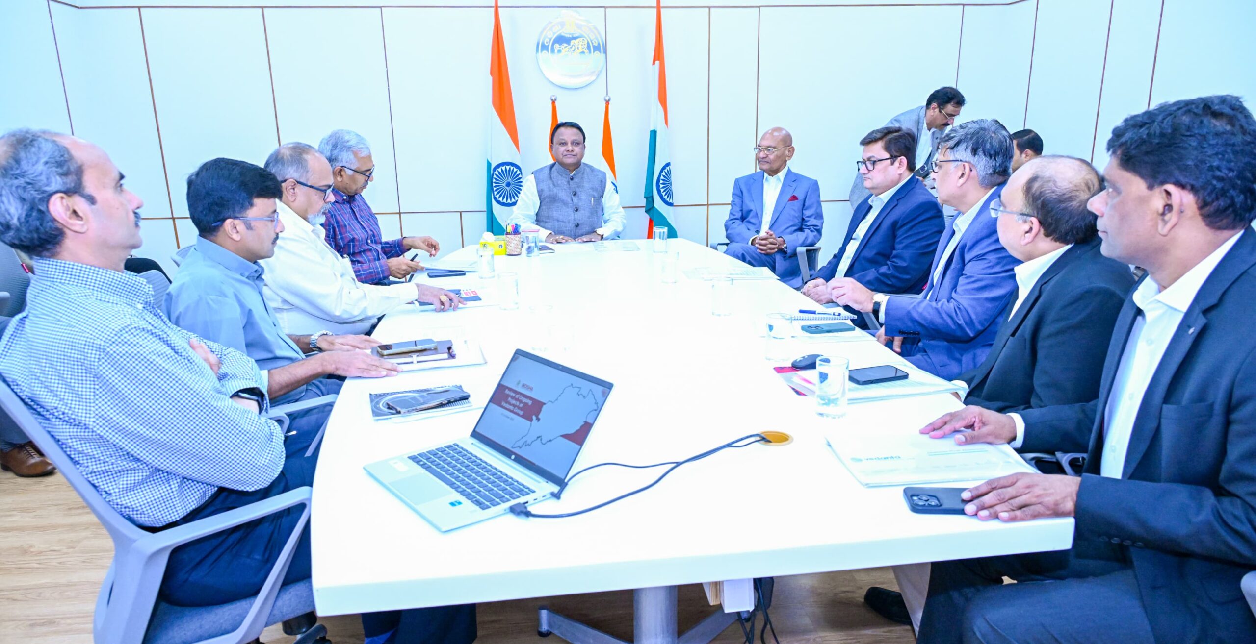 Vedanta to Invest ₹1 Lakh Cr in Odisha: Aluminum Parks, Ferro-Alloy Plant, 1 Lakh Jobs Announced