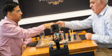 Kasparov beats Anand
