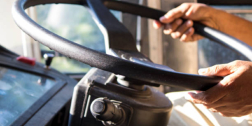 Angul Cyber Police IIC Narrowly Escapes After Bus Driver Allegedly Tries to Run Him Over; Accused Still At Large