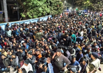 Massive Crowd Gathers at Barabati Stadium as Offline Ticket Sales Begin for India–South Africa T20 in Cuttack