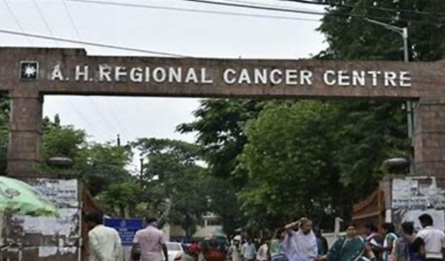 Attendants protest Cuttack hospital