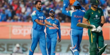 South Africa All Out for 270