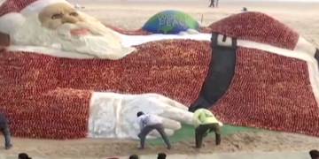 Santa Claus Sculpture