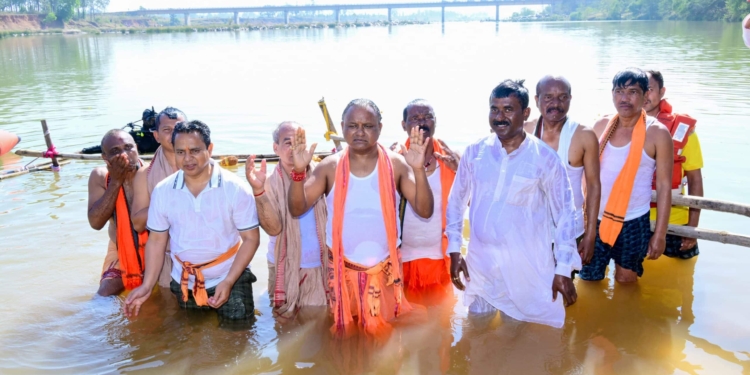 Majhi Baitarani River dip