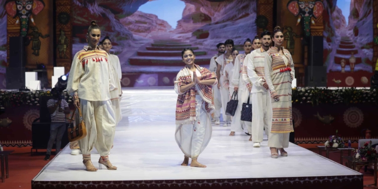 Swa-Tanta Fashion Show: Odisha’s Handloom Legacy Gets a Modern Makeover on the Ramp